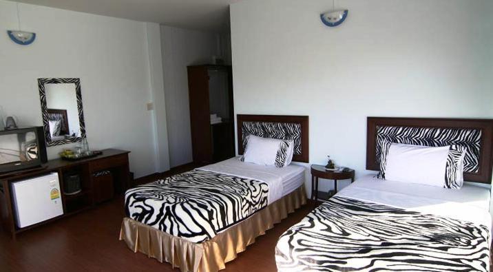Chiangmai Night Safari Resort Chiang Mai Habitación foto